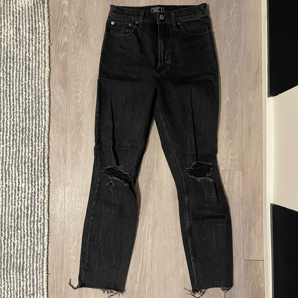 Black distressed Abercrombie jeans - ultra high rise mom jean